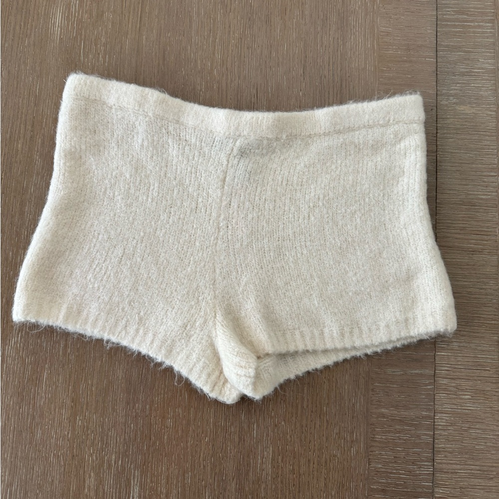 Victorias Secret Shorts Sz M Cream - Picture 2 of 3